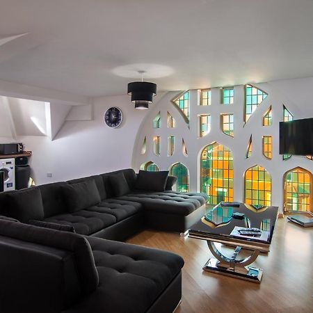 Stunning Church Conversion Close To The Tower Blackpool Exterior foto