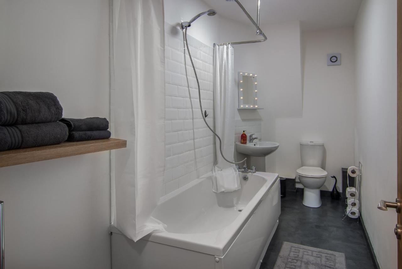 Stunning Church Conversion Close To The Tower Blackpool Exterior foto